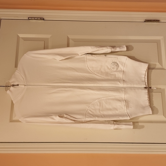 Top - Picture 1 of 4